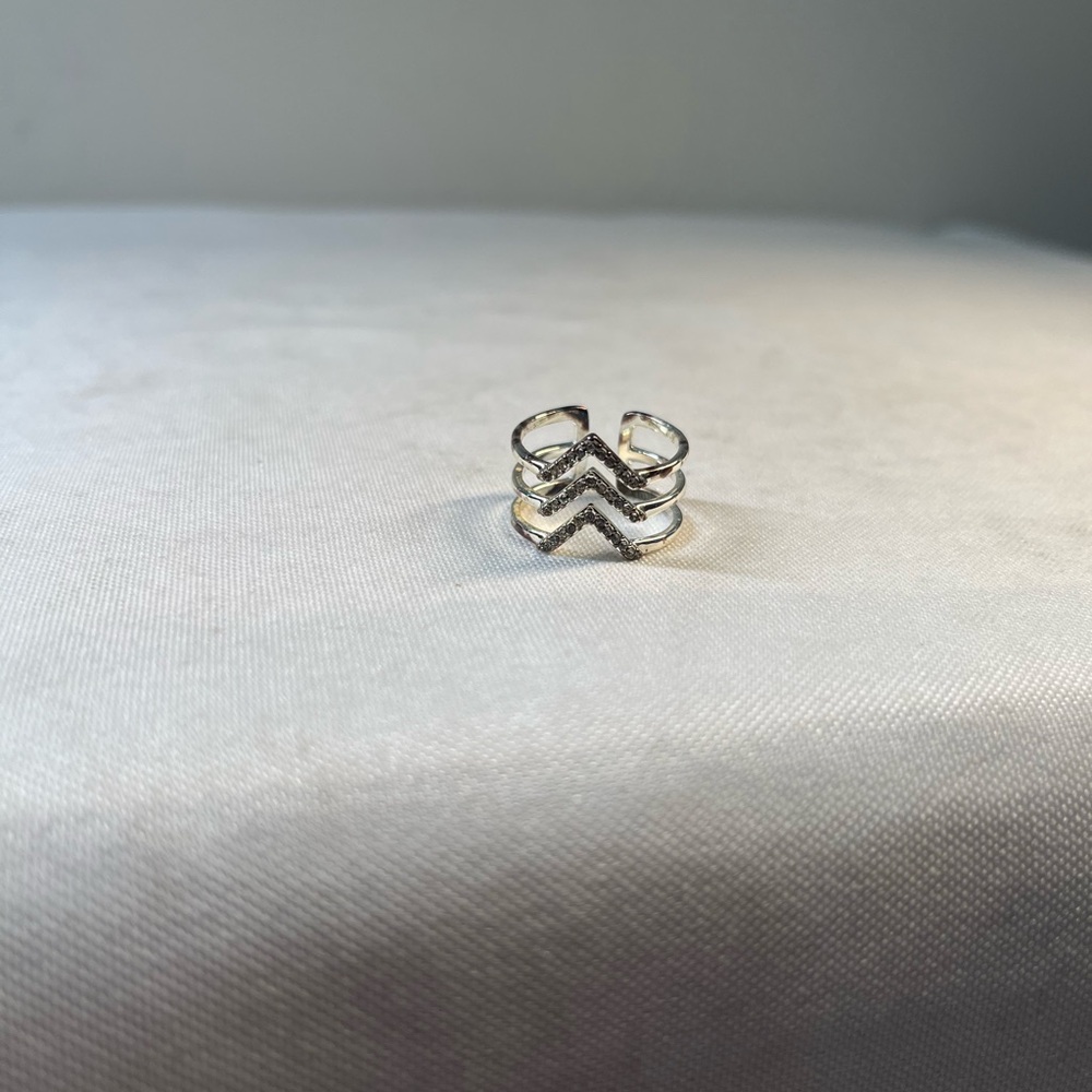 Silver Chevron Ring
